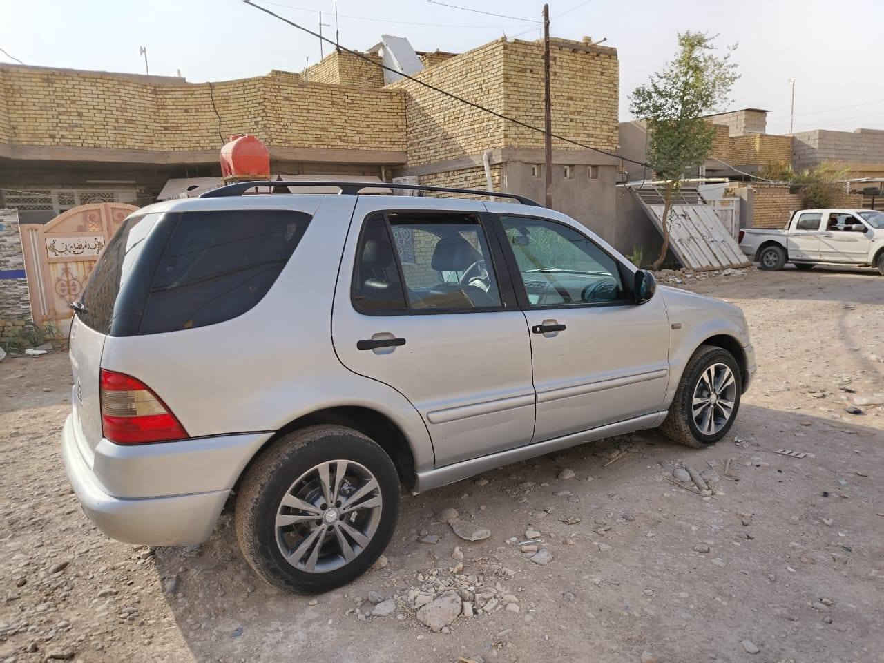 السلام عليكم
ML320 موديل 2000
٧٥ وبيها مجال

***********
