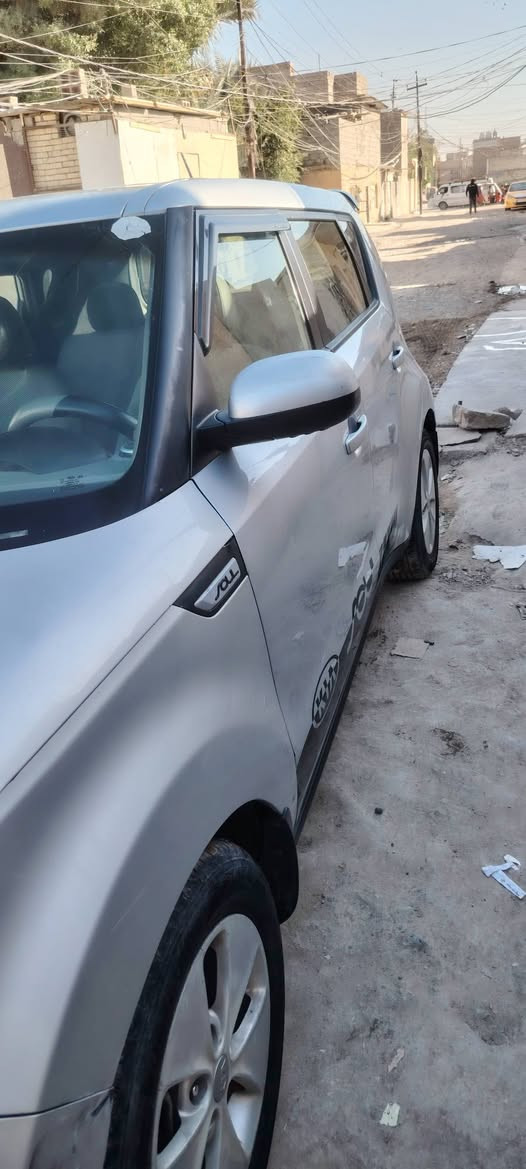 السلام عليكم 
كيا صول موديل 2015 
وارد امريكي صور الحادث مرفقة
سنوية 2029 
محرك 1600 GDI
بيها منظومة غاز
السعر 103 بيع مستعجل
مكان السيارة بغداد الامين 
***********
