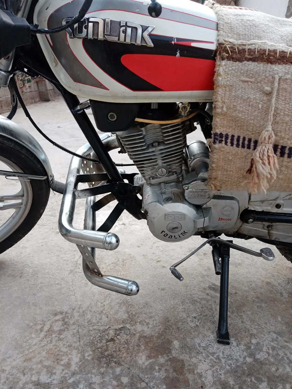 دراجه للبيع
موديل 22
دراجه كامله كهربائيات كامله
***********
