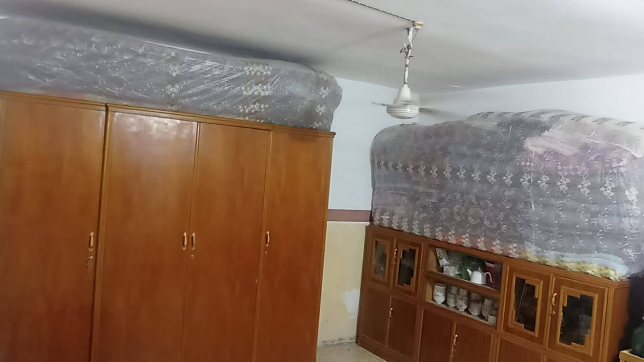 سلام عليكم 
بيت للبيع طابو صرف بسمي في حي العسكري 
شارع الساده قريب على بيت سيد خنفر 
مساحته الكليه 120
في السند 100
يتكون من 
غرفتين نوم 2
وصاله 
مطبخ 
واستقبال
مجمع صحيات خارجيه 
الاستفسار الاتصال على الرقم التالي 
***********
