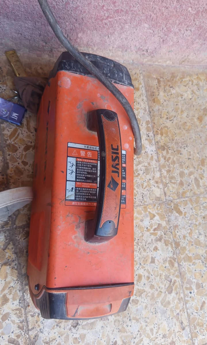 مكينة جسك اصلي تلحم انواع الحديد الثقيل +مكينة انيجيكو 160
***********
