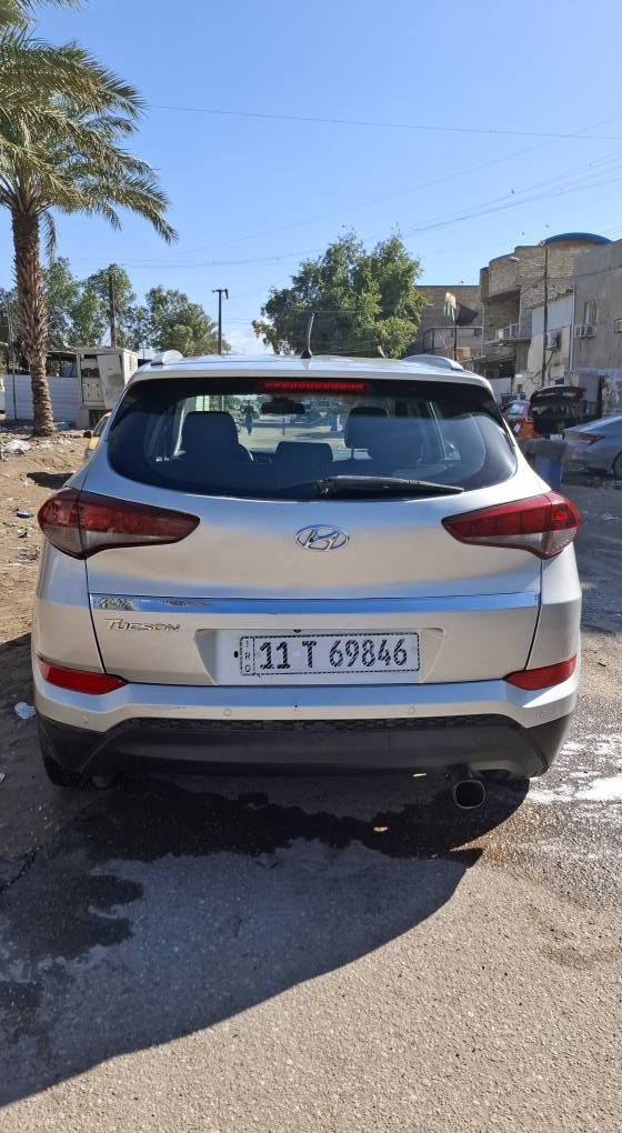 السلام عليكم اخوان عندي سياره توسان الموديل 2017 محرك 2000دوش غير مفتوح كير اوتو كذالك غير مفتوح مكفولات صدر جديد تخم تاير جديد تبريد ثلج تدفئه سياره بيها جراد ومصبوغ حزام بدون حادث بيها طخه بل جمالغ الخلفي الأيسر فقط مكفوله من حادث والتبديل صبغ الجماليه المواصفات مري شفط قطعتين تبريد اشاير مري فول تحكمات شاشه جبيرا حساسات ويل نجمه سياره جاهزا وكل نقص مابيه ماشيه 115 رقم بغداد دولي بسمي سنويه جديده العنوان بغداد السعر 143 وبيه مجال  سونار مرفق الاستفسار *********** بغداد, العراق
