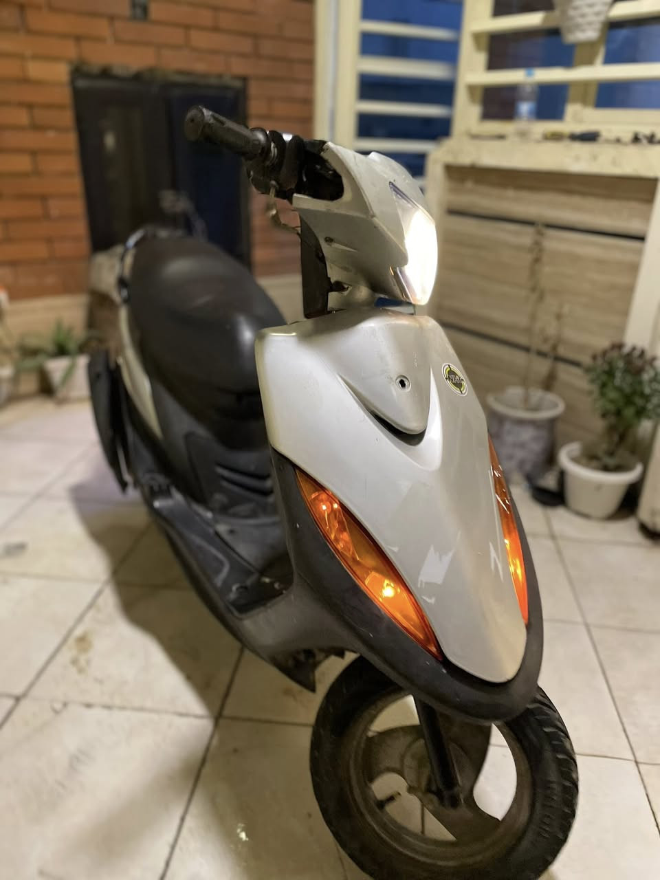 السلام وعليكم ماكس عدله بلاديه كامله مكمله مكينه ناعمه
كامله مكمله اي نقص مابيه بريك امامي فقط
كهربائيات كله شغاله هورن اشاير سلف سكنات بك لايت دشبول لايت عالي ناصي
دبلات وماشه واكسل كفاله
مكينه شرط شلعه معدل وناعمه
مكاني الدوره البوعيثه شراي اتصل وشلع عيوني
***********
