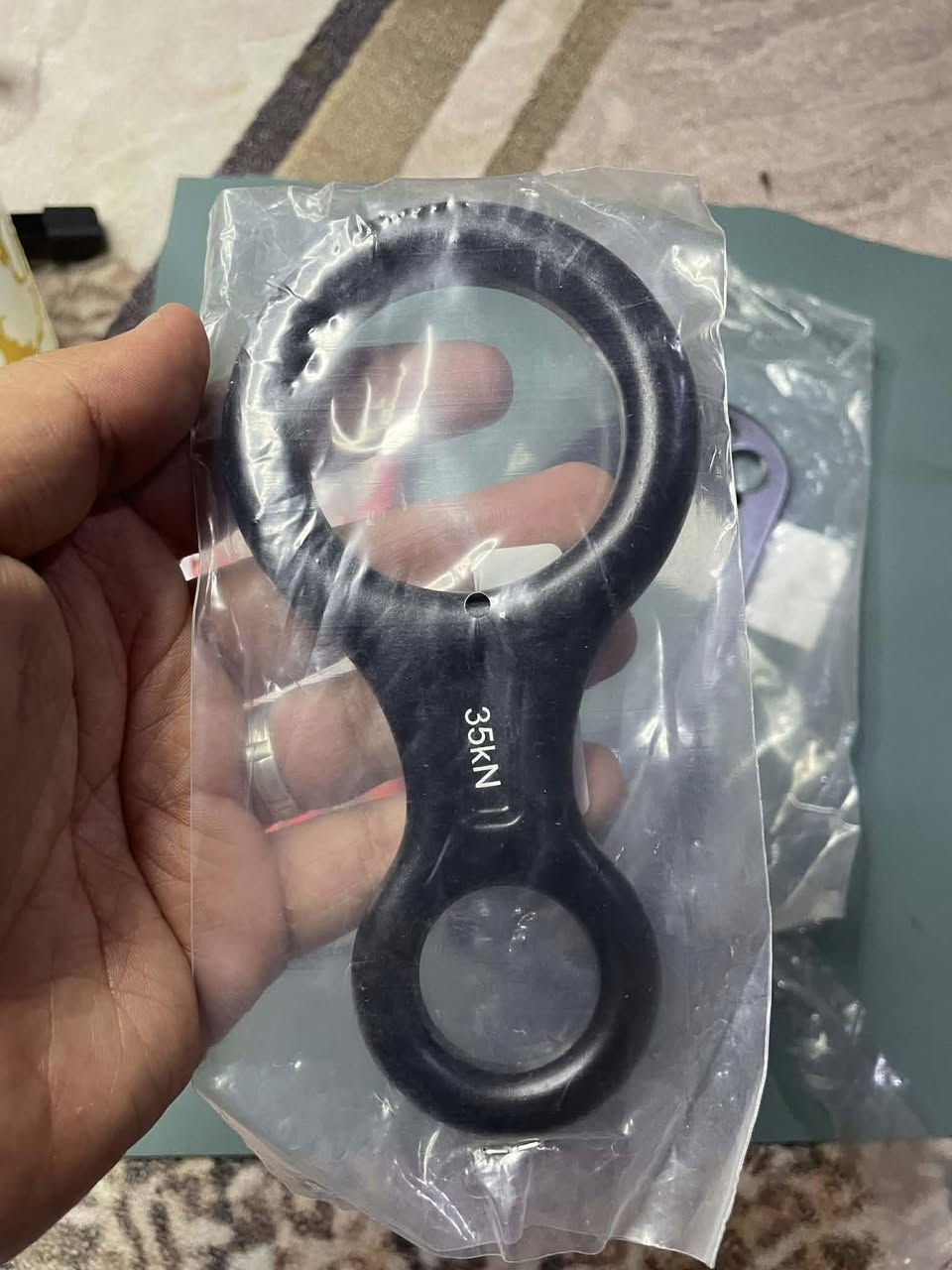 ثلاث قطع جديد لوك كبس مع كفوف مال تسلق كلهم على اول تم ٣٥ الف شامل التوصيل


**إذا كنت صاحب هذا الإعلان وتريد حذفه لأي سبب، رجاءا أرسل رسالة إلى الدعم الفني**