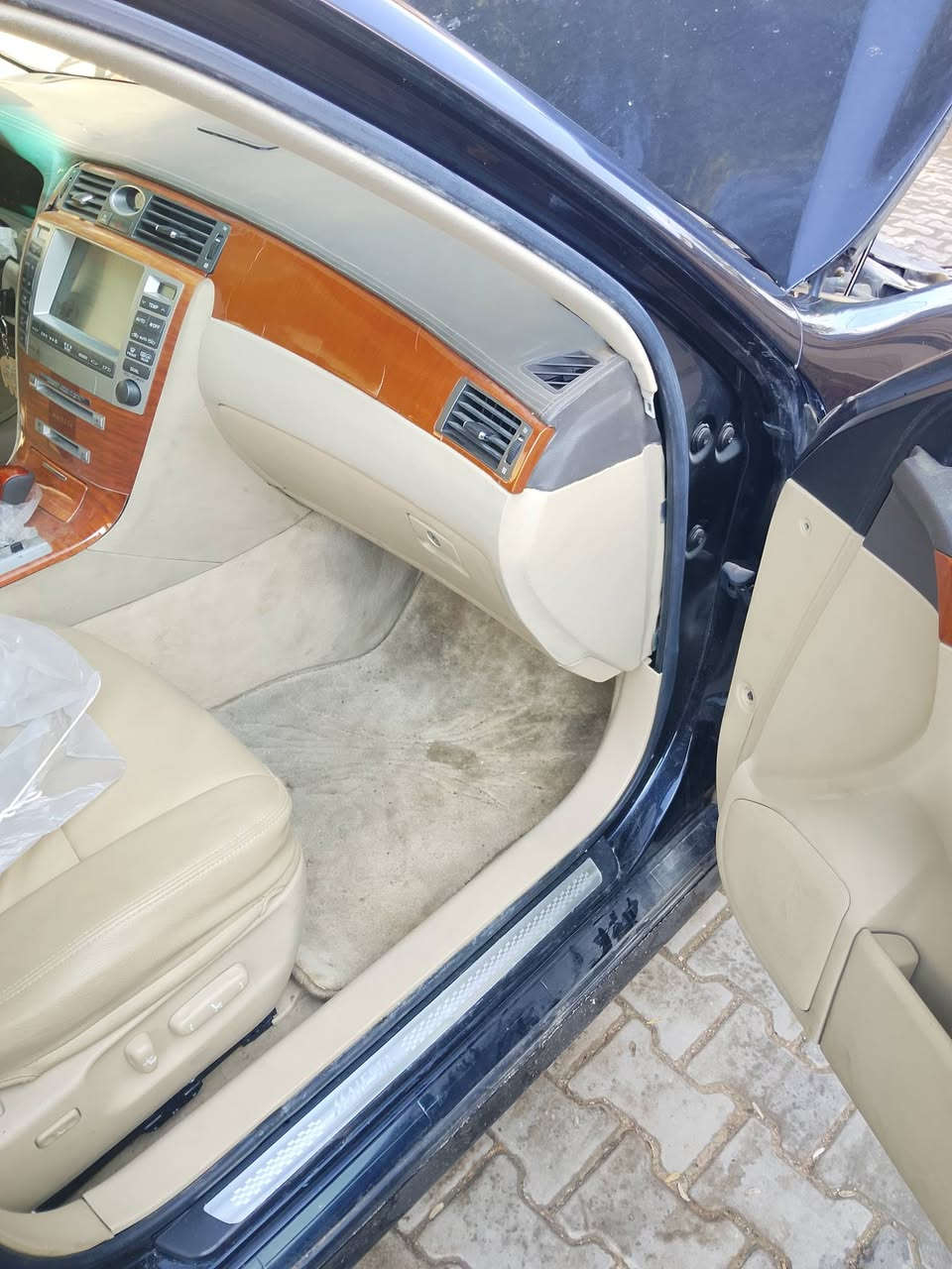 سلام عليكم ماجستا 2004سياره جديده شركه ماشيه80الف كفاله عامه متومه طبق الاصل لسعر 75$ورقه لاستفسار ***********  ***********
