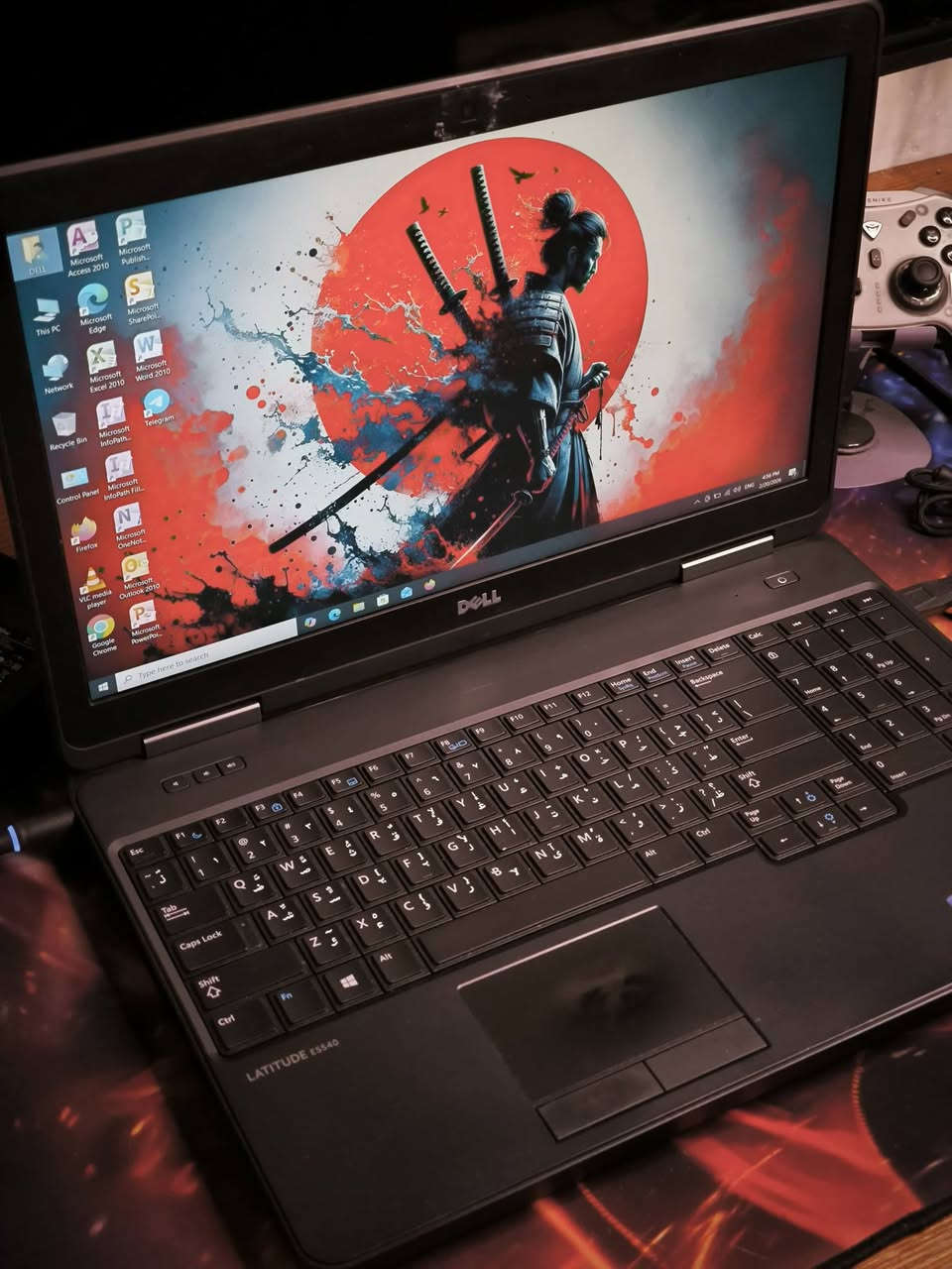 السلام عليكم ورحمة الله وبركاته #للبيع لابتوب ​Dell Latitude 5540
لابتوب للدراسة والهندسه والبحوث والتصاميم ياتي بكرتين شاشه داخلي وخارجي نفيديا 
​المعالج: Core i7 - الجيل 4
 (فئة U)

​الرام: 8 كيكا ددر3
​الهارد: 256 GB SSD
كرت داخلي 4 
​كرت شاشة خارجي نیفيديا حجم 2 
 كرت خارجي 2GB  Nvidia GeForce 720M  
 دقة الشاشه 1080 /1920
​حجم الشاشة: 15.6 بوصة
ملحقات شاحنه اصليه جنطه ماوس باد ماوس 
بطاريه ساعه 
السعر 225 الف وبي مجال 
التوصيل خاص او على الرقم 
***********
