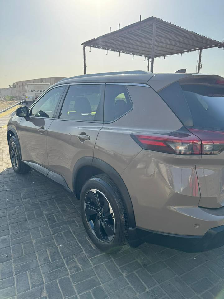 روج 2025 sv
السعر 180 ورقة
بدون ايرباك سيارة جديدة كلش 
للتواصل *********** واتساب
