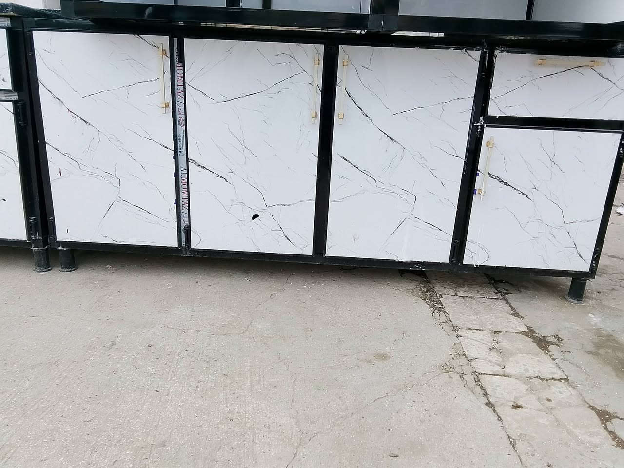 السلام عليكم سنك مرمر قياس 150وارضي قياس 200 السعر 250 الرقم *********** ما اجوب تعليقات
