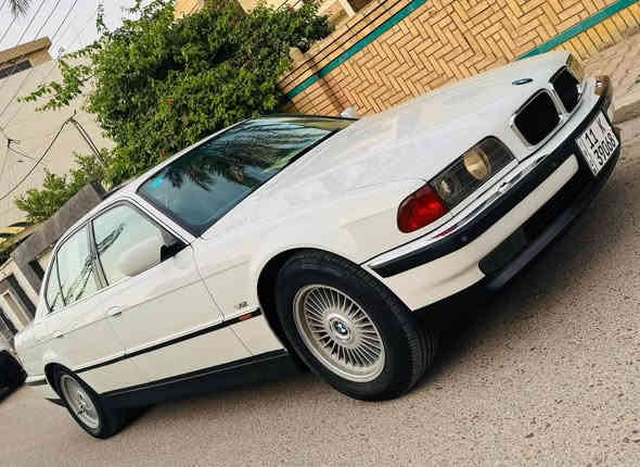 #_بيع_أو_مراوس❤️
:
(( بي أم دبليو 1995 حجم 750i خفاش ، فول مواصفات ١/١ ، محرك V12 ، ماشية 170 الف ، رقم بغداد بأسمي ، ارضيات و كتلوكات شركة و سبير منازل ، مميزة و نظيفة جداً داخل و خارج بحالة الشركة ))🌸
:
#_السعر / 230 ورقة💰
:
#_للإستفسار / *********** ☎️
------------------------------ بغداد
