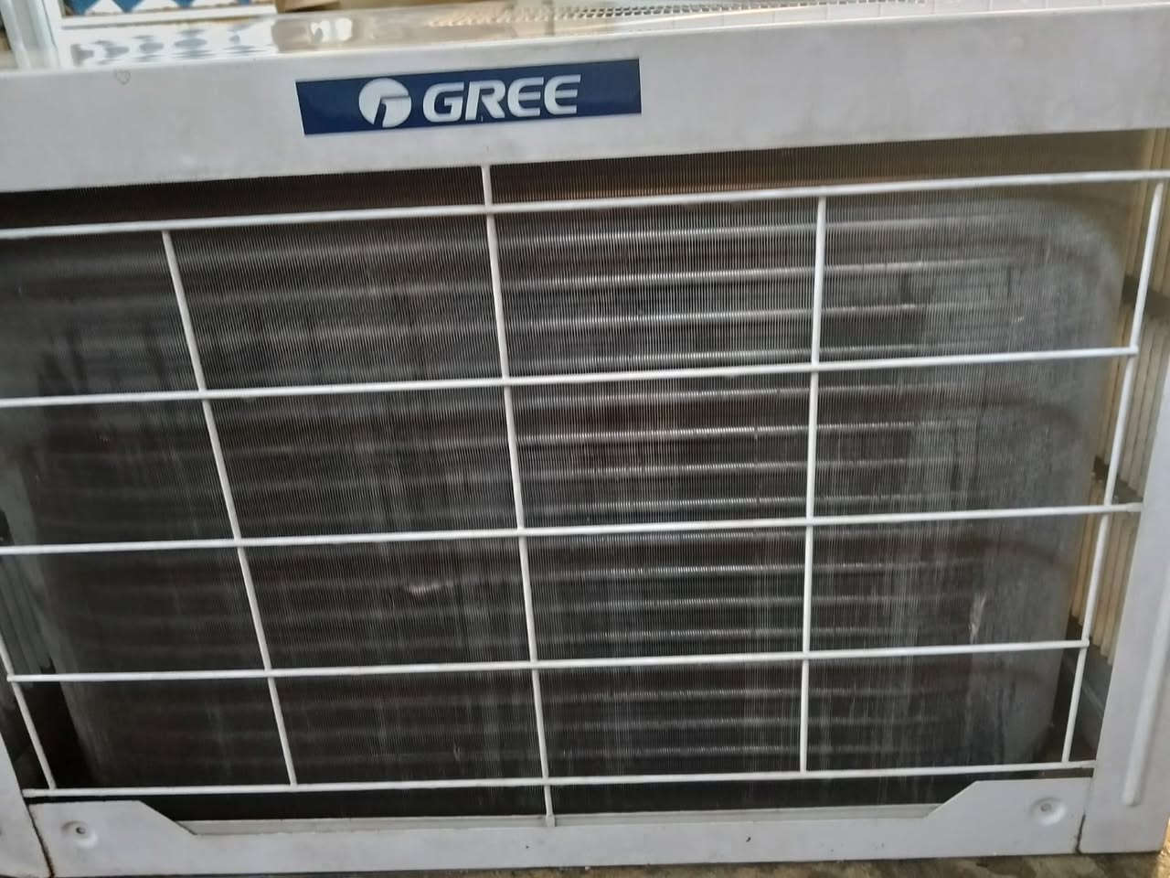 #مكلف_بالنشر🤚

❄️ للبيع: مكيف گري (Gree) 2 طن بسعر لگطة! ❄️

مكيف غني عن التعريف، تبريد ثلج وأداء ممتاز ومناسب جداً لأجواء الصيف … جيب شخص مختص اذا انطه اقل من قيمته تاخذه بلاش 🩶
 
الماركة: گري (Gree)

الحجم: 2 طن

الحالة: جيدة جداً (نظيف وشغال بكفاءة عالية وبدون أي مشاكل)

حالة المكيف : ممتازة بدون اي اضرار  ( الغطاء البوجه لوحة التحكم الي تصير بواجه المكيف موجودة)

سبب البيع : لشراء حجم اكبر تناسب الحاجة 

السعر: 300 ألف دينار فقط! وبي مجال بسيط

المكان: الطارمية

 * توجد خدمة توصيل داخل وخارج القضاء 🚖

للاستفسار أو الشراء، يرجى المراسلة على الواتساب أو الاتصال على الرقم: [***********]
