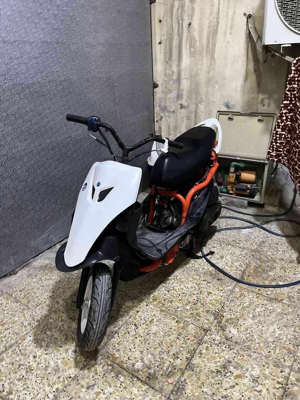 سلام عليكم دراجه تعمير جديد تجفيت جديد
تزويد 
شيال
ستدات مال كور 
فراك مال بريك سمائي 
درجه شلعه و معدل قويه مكفوله كفاله عامه ￼￼ سعره  600وبيه مجال لاستفسار خاص او هاذ رقمي راسلني وتساب ***********لا دك ما اجاوب
