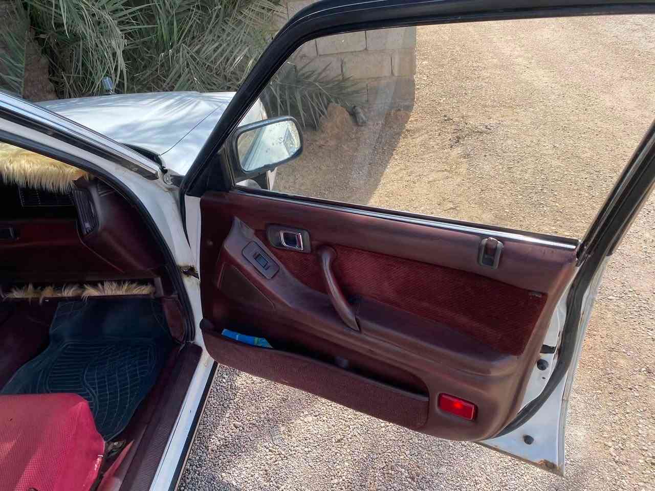 سلام عليكم
سوبر كراون سيدان 1988 

ايسر بلاد داخل ماروني 

محرك وكير بلاد ماملعوب بي نضيف لا تنقيص ولاتبخير 

دواخل نضيفه 

بلاديه بدون صبغ وبدون جراد بيها فقط الجاملغ الايسر الخلفي بي صبغ 

تبريد شغال ثلج رقم بغداد الانكليزي الجديد سنويه لغاية 2029 

سياره جاهزه من كل النواحي مابيه اي نقص 

السعر 56وبيه مجال بسيط 

***********

مكاني بابل الاسكندريه
