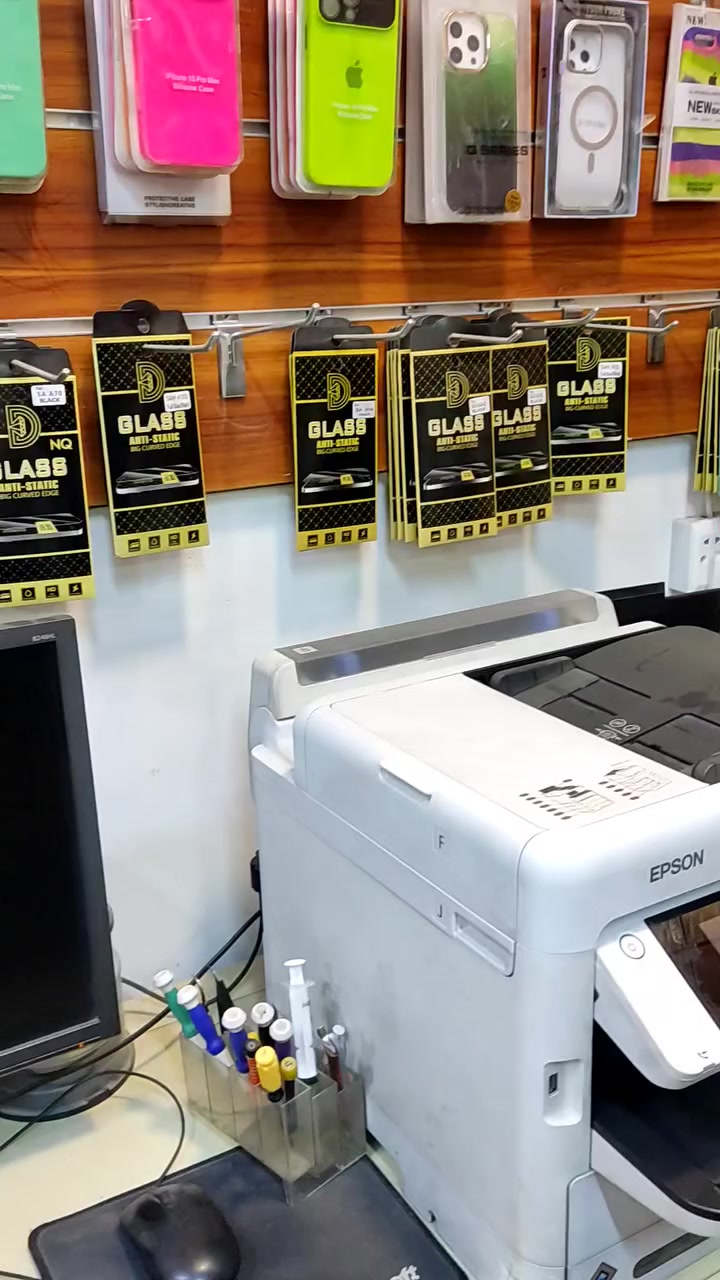 السلام عليكم ورحمة الله وبركاته
اخواني الغوالي / تصفية محل
حافظات ولزكات / شلعة كاملة 
السعر 1000 الف دينار شيء يشيل شيء
للاستفسار 
*********** / ***********
