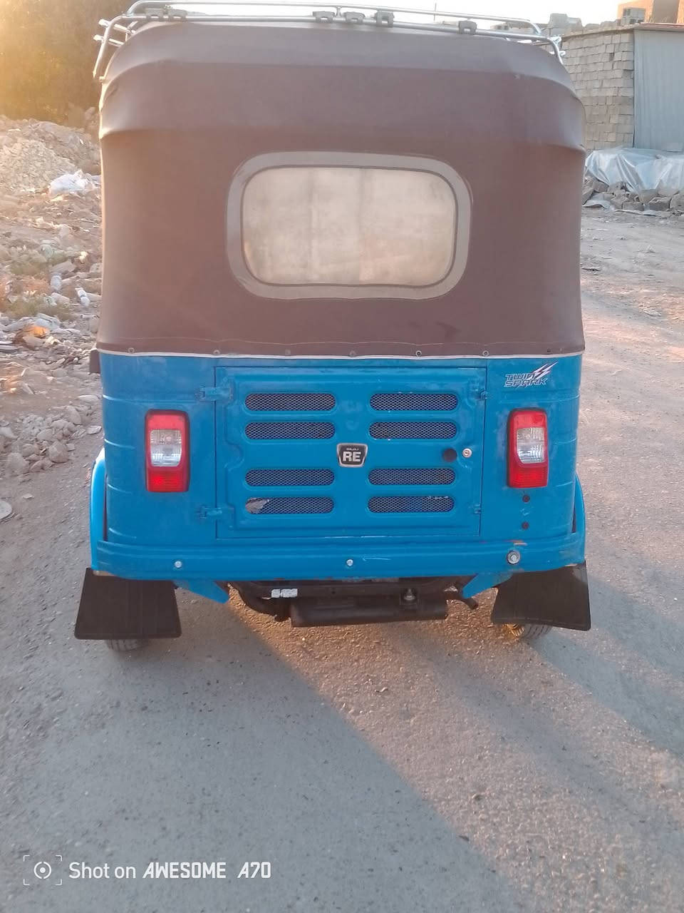 *********** السلام عليكم تيك توك مقفول كفاله عامه السعر ثمانيه وبيها مجال بسيط للشراين
