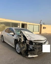 ورحمه الله 🌹  للبيع تيوتا كامري ابيع على حادثها  الشاصي سليم والمكينه ...