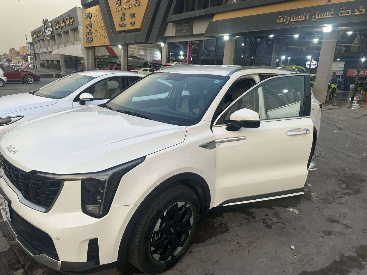 السلام عليكم سورنتو خليجيه سياره كفاله عامه مال بيت ماشيه ٢٢ الف أربعه سلندر فول موصفات عدا الفتحه *********** السعر ٢٨ بيه مجال قليل
