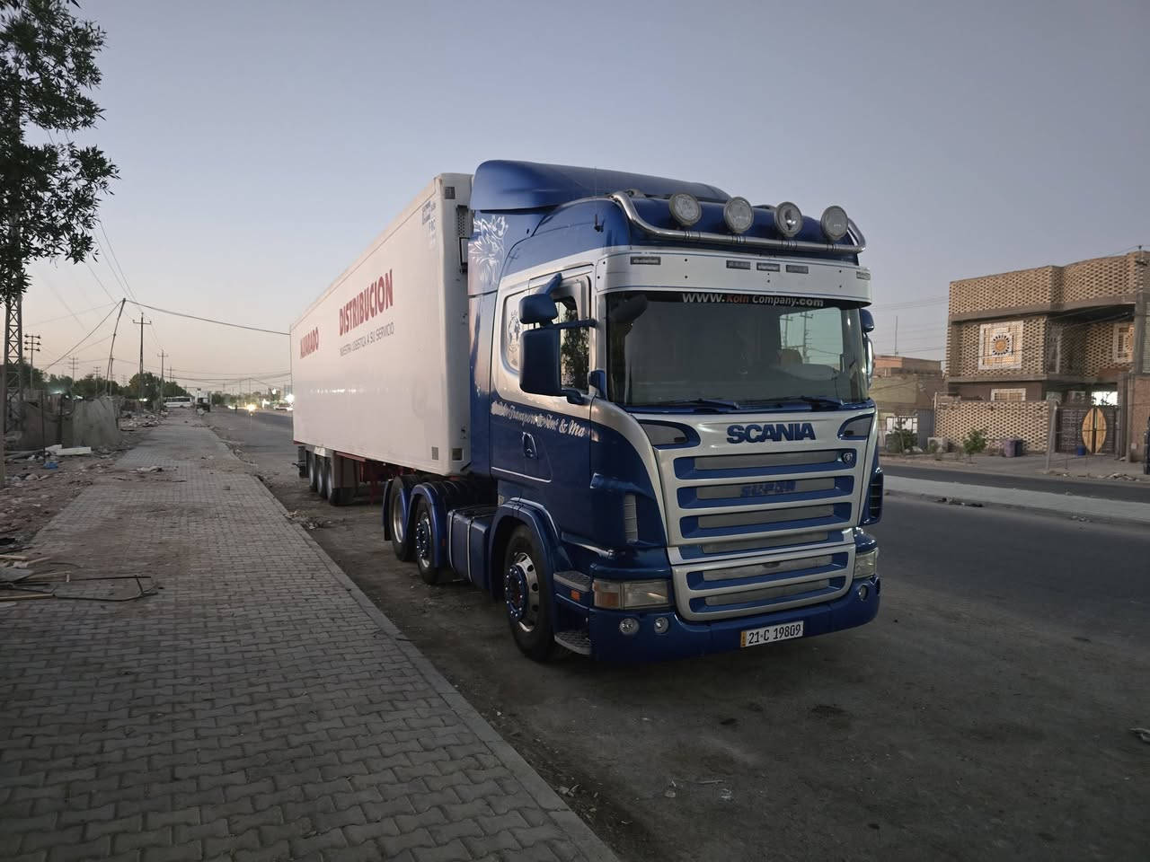 سكانيه سنكل 2005 سنويه جديد بسمي براد سور سمك 7 جهاز SL200 تخم تاير عادي بس راس تنباع عادي السعر خاص ***********
