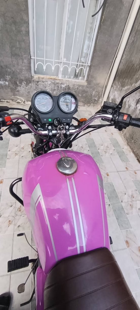 السلام عليكم دراجة دايوان موديل 23 اوراق سحب مكينة ممفتوحة نضيفة جدأ السعر مليون و200 العنوان ديالى المقدادية ***********
