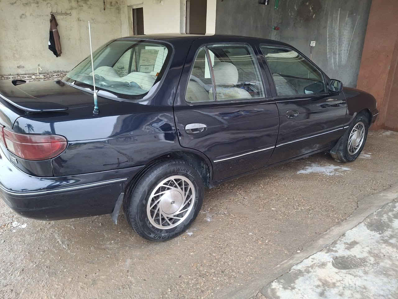 السلام عليكم كيا سيفيا موديل 93 سياره جديده كير ومحرك جدد صدر امامي خلفي جديد مصبوغه جماليه بدون ضربه ولا تبديل  تبريد تدفئه شغالات سياره بسمي السعر 38 وبيه مجال مكان سياره بغداد ابي غريب  اللاستفسار ***********
