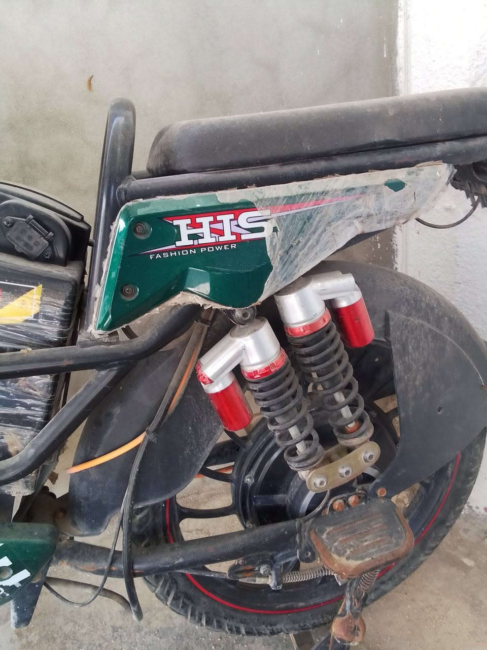 سلام عليكم 
اخوان بايسكلل شحن للبيع شركهHlS، بطاريه عدد5, بطاريه ما بي اي عيب. فقط الشاشه ما يشتغل..
مو شراي لا تدخل خاص وتكسر بل سعر


**إذا كنت صاحب هذا الإعلان وتريد حذفه لأي سبب، رجاءا أرسل رسالة إلى الدعم الفني**