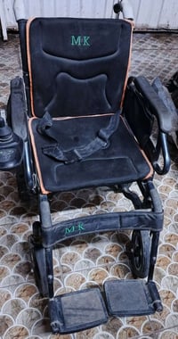 عربانة شحن  للبيع الاستخدام شهر فقط السعر 750 الف وبيها مجال للتواصل م...