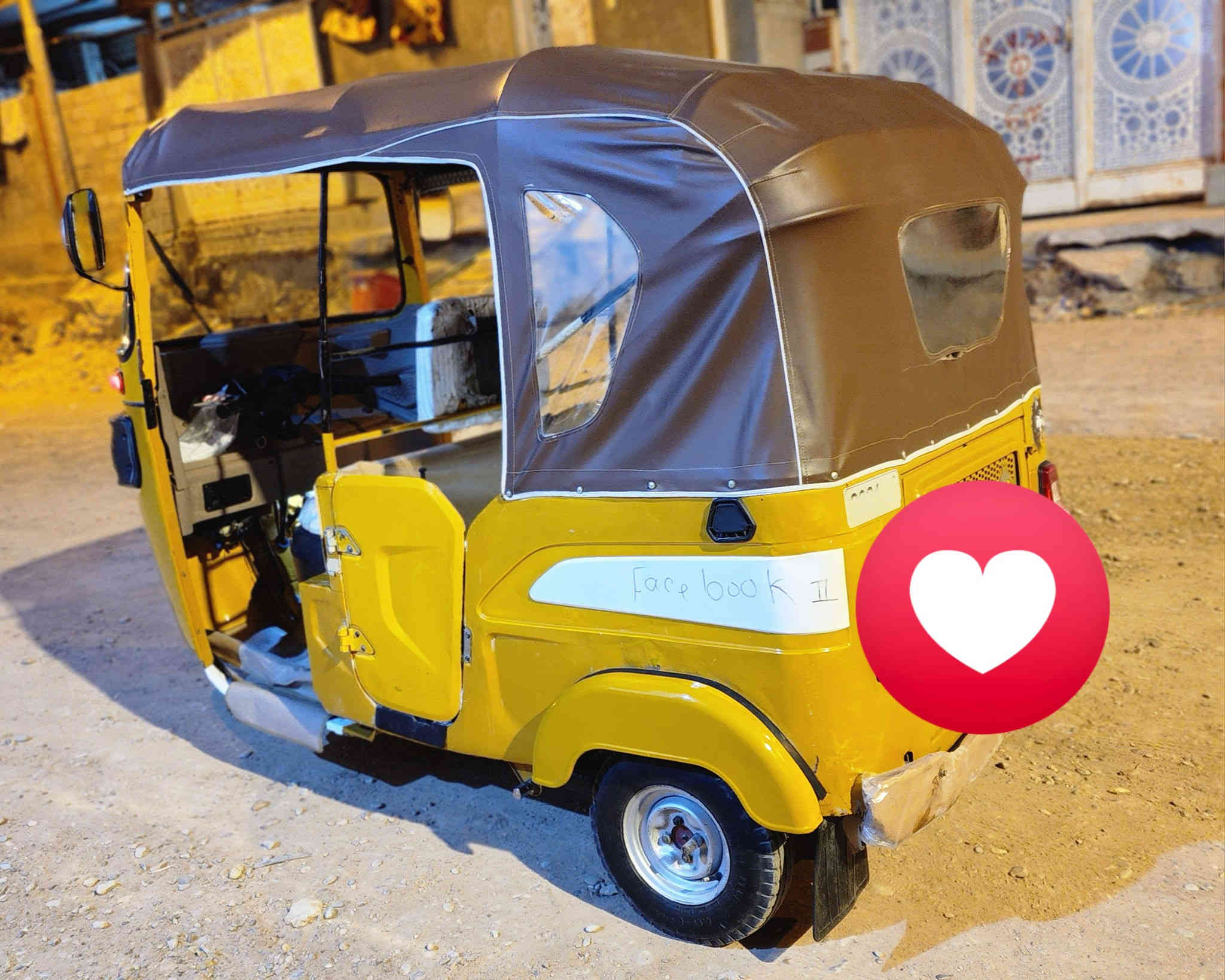 سلام عليكم شباب تكتك للبيع مديل 2021 شهر ال5 تكتك رقم وسنويه نكليزي تكتك جاهزه نكره سلف تكهرباءيات كله شقاله تخم تاير جبلي كاعيات ودوشمه مكاني البصره القرنه وهاذه رقمي *********** والسعر ب7وبيه مجال للطيبين
