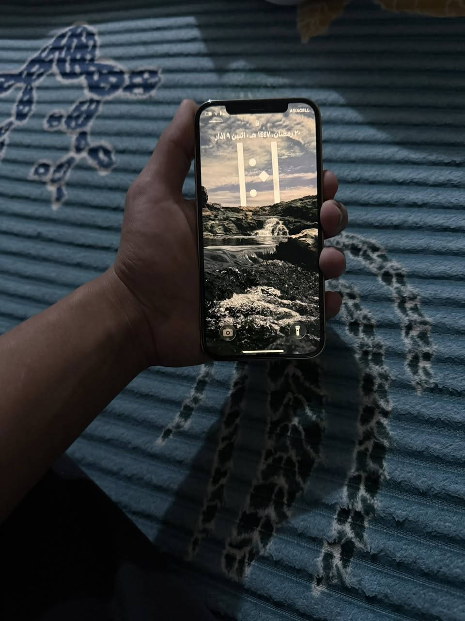 سلام عليكم ايفون 12 برو ذاكره 128 بطاريه 79 الجهاز مكفول من كلشي وما مفتوح وشرط نضافه 100 بل 100 وطيك بي ضمان من كلشي فقط فيس ايدي توقف وحده فقط باقي مكفول سعر 325 وبي مجال قليل جهاز ياباني مو مال باله وتعبان مكاني كربلاء حسينيه جريه مركز الطف رقم ***********
