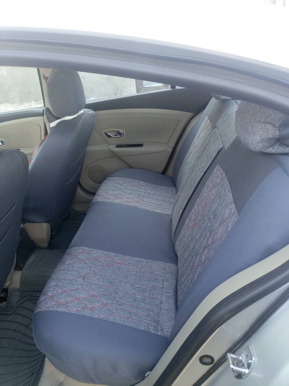 رينو فلوس 2016
كفاله من الصبغ والتبديل والبارد كله ع وضع الشركه فقط بيها دحجات بسيطة طخات وبيها جراد 
تبريد كله جديد بس صونده فالته وطار الغاز رقم قادسيه سنويه لل29 شرط التحويل مكانها نجف_ كوفه شارع المعمل 
سعرها 72 وبيها مجال جدا بسيط
‏‪***********‬‏
