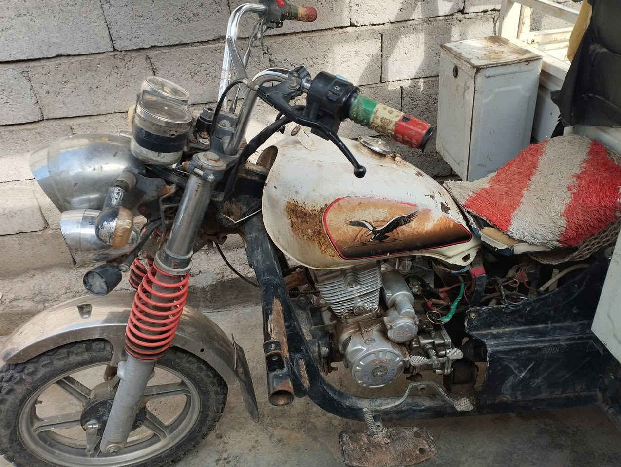 ستوتة للبيع السعر 850 وبيها مجال
الاتصال ***********
