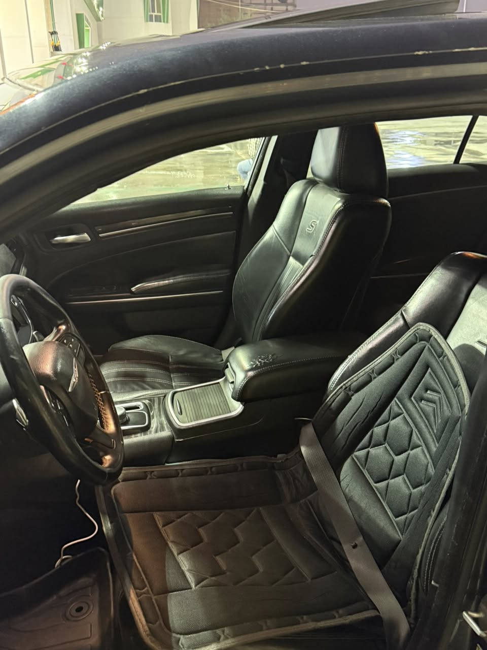 اوبامه 2015 300S وارد امريكي
بيها 3 قطع تبديل بنيد وجاملغات ثنيهن الاماميات 
سياره حلوه وجاهزه ع اخير حبه 
فول مواصفات 
بانوراما
بصمه 
تشغيل عن بعد 
كامرا دواره 
تدفئه كشنات 
بعد بيها مواصفات اهواي 
تخم تاير جديد باتري جديد 
السياره تاخذها ما تذب عليها ربع دينار 
السياره رقمها ذي قار باسمي سنويه هستوني مجددها تحويل ثاني يوم 
سعر السياره 190 وبيها مجال اتصل وبخدمتك مكان السياره بصره
(***********) ابو حسن
