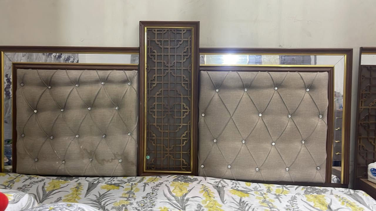 غرفه اخشاب  مستعمله  كنتور سته ابواب   خمس قطع  السعر ٣٠٠ بيها مجال  مكانها بابل


**إذا كنت صاحب هذا الإعلان وتريد حذفه لأي سبب، رجاءا أرسل رسالة إلى الدعم الفني**