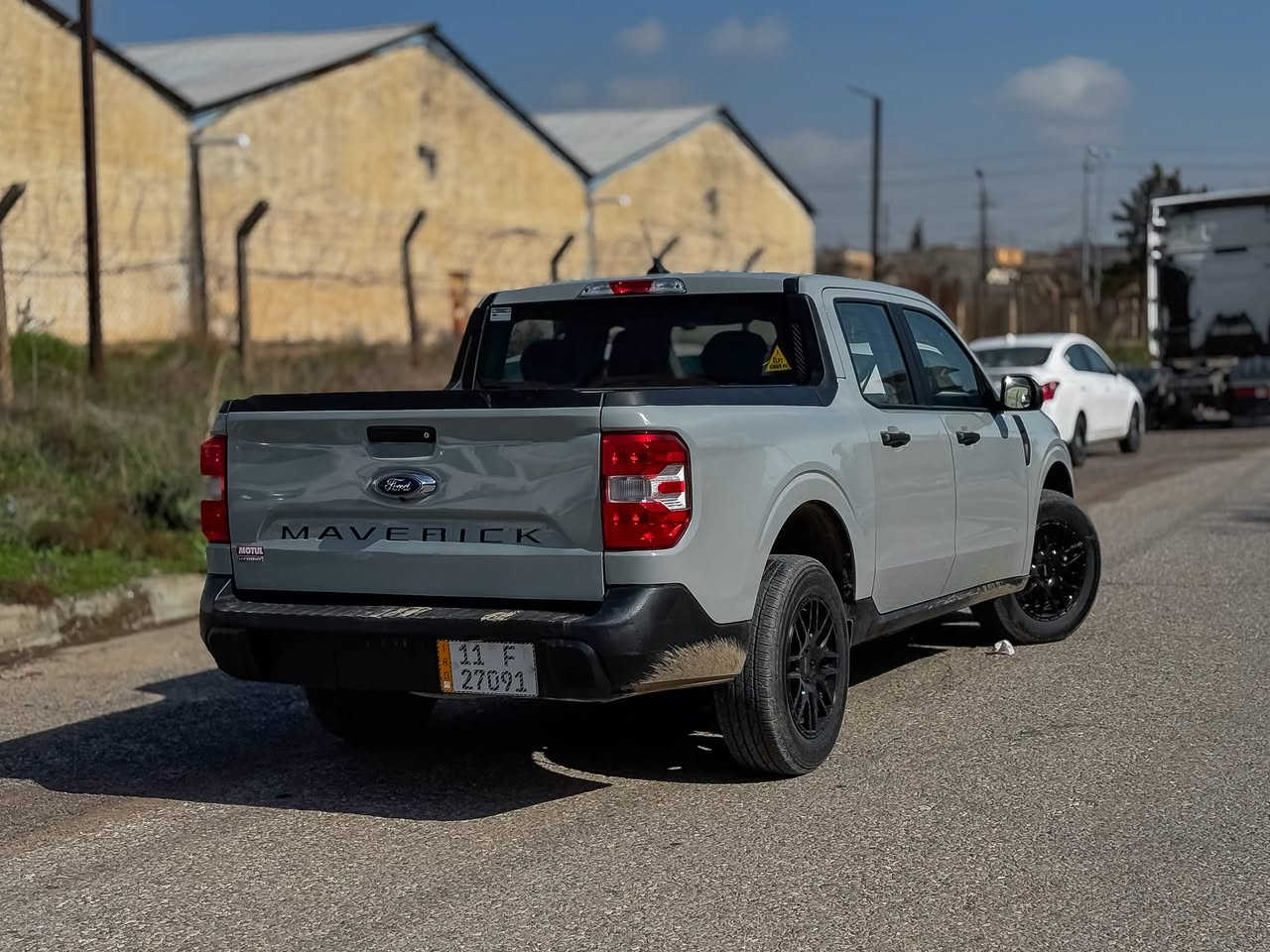 الســلام عليــكم سيارة اليوم  -   فورد مافريك
- موديل . 2024
- ضرر .    2 قطعة خلفيه
- ماشية .   20.000 ميل
- سلندر .     ( 4 ) 
- حجم مكينه .   ( 2.5 ) هابيرد
- مواصفات .     XL 
- السعر .  اتصل بنـا
- العنوان . اربيل 
- ⁠رقم بغداد .
- ⁠للتواصل والاستفسار 
***********-
