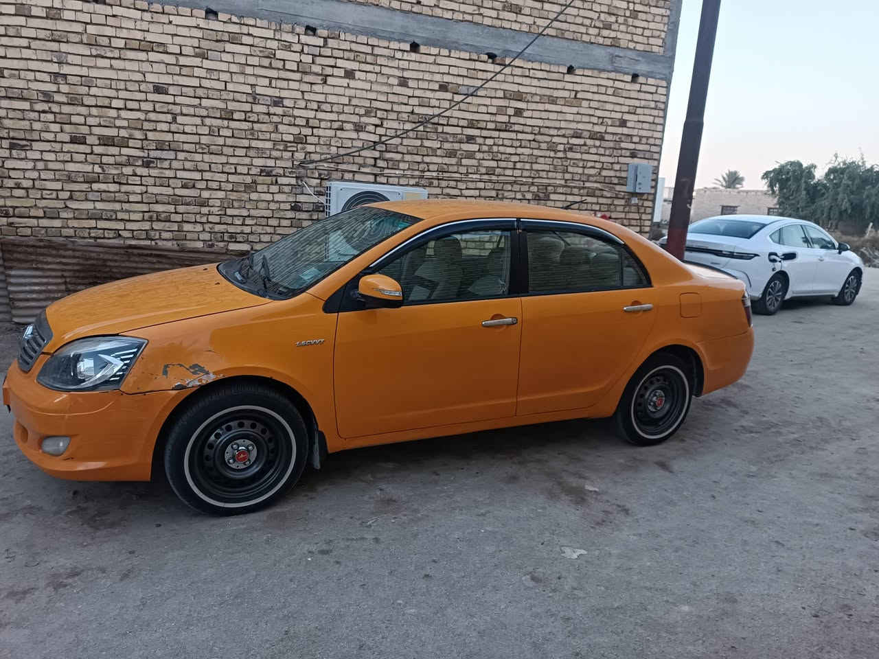 السلام عليكم جيلي موبل 2013 رقم ذي قار مصفره هيئه وغرامات سنويه لشهر 11وتسقط راعيها موجودو
محرك كورله 1800نحله
  تبريد كربائيات كلها تمام
بيها لايت زنون  
 طخم تاير كله جديد 
مصبوغه حزام فقط 
السعر 46 وبيها مجال قليل 
مكان سوق الشيوخ ***********
