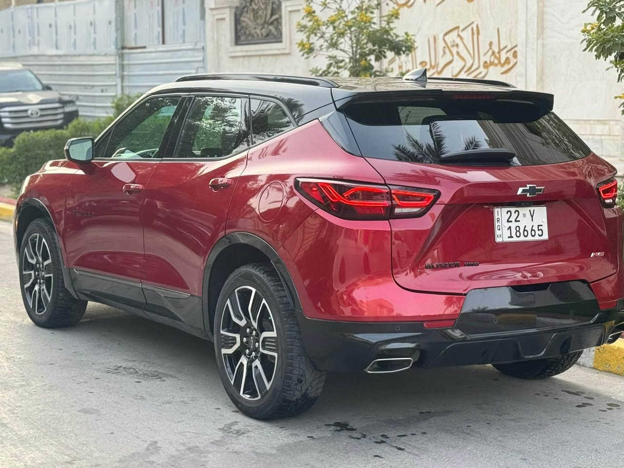 شوفرليت بلايزر فئة RS موديل 2023 فوول 1/1 محرك 6 سلندر رقم اربيل بأسمي دخول جديد لون احمر سقف اسود عداد المسافة : 10 ميل صور امريكا مرفقة تعديل بارد حافة البنيد والدعاميات اجتي بداخل السيارة
مكفوله الشواصي واللغود / ضرر جدا بسيط
جميع الايرباكات سليمه
المواصفات : 
▪️المحرك : 3.6L (ستة سلندر) 
▪️فور ويل 4x4
▪️حجم الويل : ويل كب اسود اصل حجم 20 مع طقم تايرات تويو ياباني بحالة ممتازة
▪️لايتات زينون عالي وناصي مع حاجب LED
▪️بصمات عدد 4 للابواب مع بصمة تشغيل
▪️كامرات محيطية برؤية 360 درجة
▪️رادار امامي مانع تصادم
▪️حساسات الأنحراف عن المسار
▪️رادار جانبي (نقاط عمياء)
▪️حساس خلفي
▪️كشنات السيارة جلد اسود مع تطريز احمر اصل
▪️تحكم فول كهرباء لكرسي السائق و الراكب
▪️كشن ذاكرة (خزن ميموري) لكرسي السائق
▪️شاشة الدشبول حجم كبير (ايباد)
▪️تبريد قطعتين امامي وخلفي
▪️تدفئة وتبريد المقاعد
▪️مقاعد مساج + رجاج
▪️جنطة كهرباء
▪️تشغيل عن بعد
▪️سايد بريك دكمة
▪️سستم صوت BOSE 
▪️تحكم ستيرن جهتين بلوتوث وحاكية وكروس سرعة وتحكم صوت 
▪️نظام ABS مانع انزلاق
السعر 260$
‎*********** / بغداد شارع فلسطين
