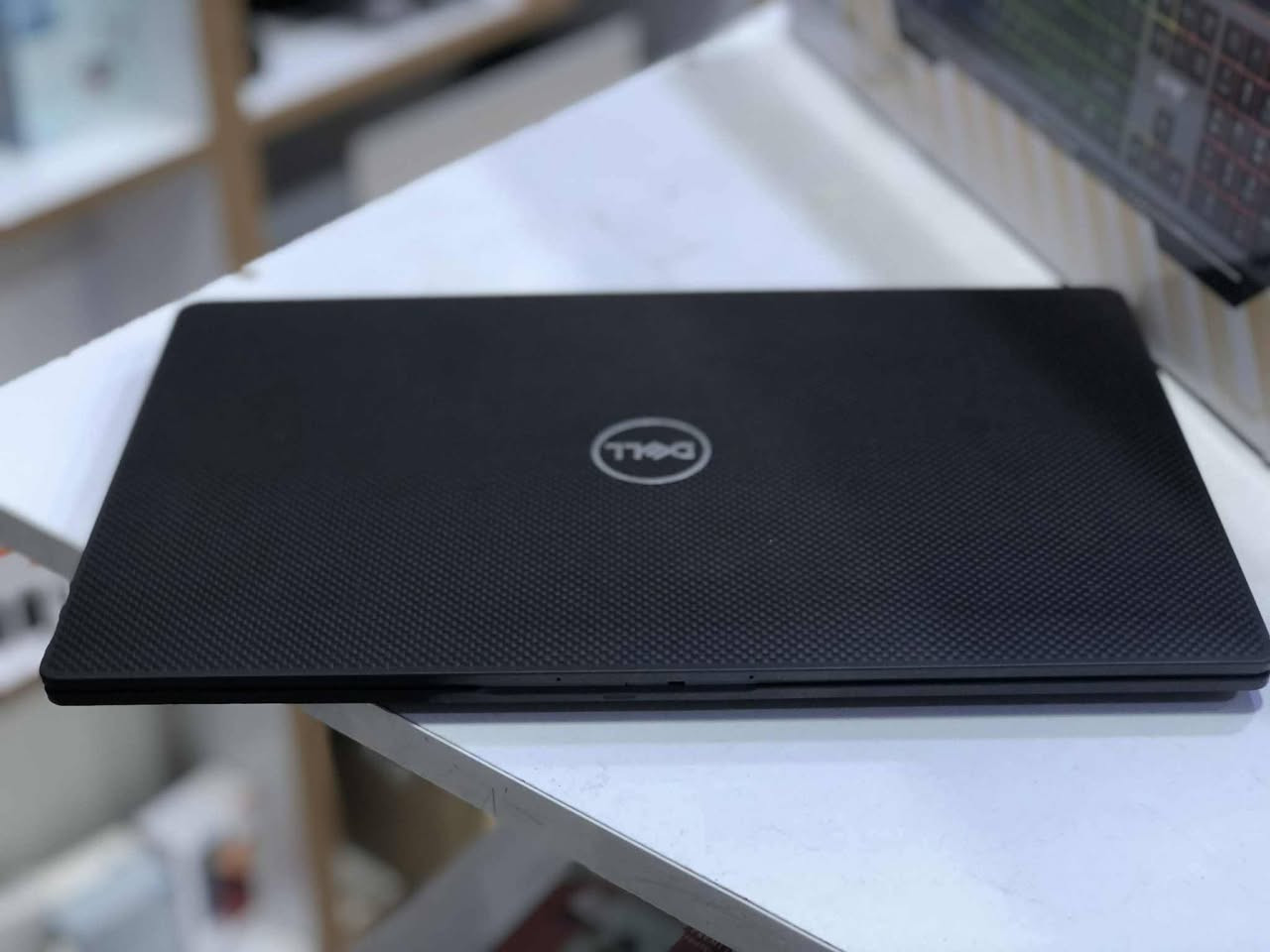 معالج intel core i7-10th
Generation 10  جيل العاشر 

رام  32 كيكا نوع ddr4 

هارد  512 GB ssd
شاشة لمس 

شاشة . FHD 14  inch  

كارت شاشة داخلي intel SHARED 16 gb 

کیبورد ضوئي 

 2 منافذ USB 

1 منفذ Type-C 

1 منفذ SD card 

منفذ hdmi

😍😍السعر 480 الف دينار❤️❤️

الهدايا
الشاحن اصلي type c
الجنطة
ماوس وايرلس 

مكاني قضاء كلار. السليمانية 

التوصيل متوفر لكل محافضات العراق 

للتواصل ***********
