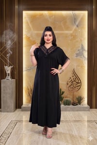 ملابس • مكياج • عطور