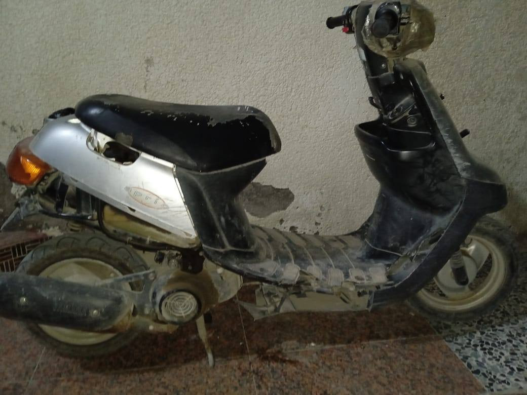 السلام عليكم دراجه بطه للبيع مكفوله مكينه مبدل بيه بس كابريتر وبلكات وشغاله شلعه ومعدل يعتاز بس كفرات وبنزات مال بريك السعر 175 وبيه مجال للطيبين للاستفسار *********** العنوان ميسان حي الحسين القديم مقابيل ساحة الرمل وبل خدمه
