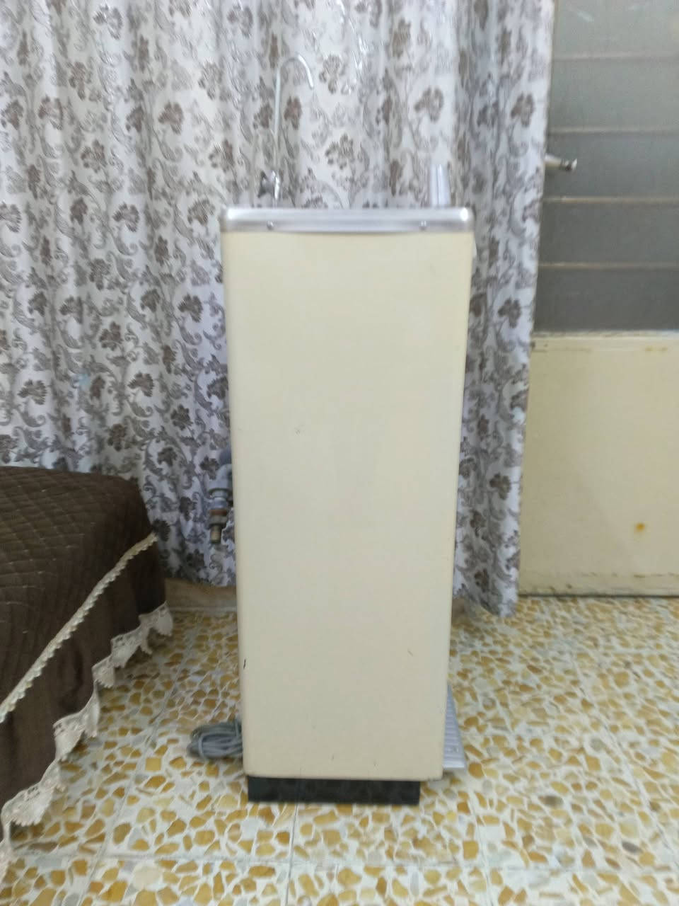 السلام عليكم ورحمه الله وبركاته جبنالكم تحفه فنيه من أندر النوادر احلا براد نشنال ياباني اصلي مل ماسسه ابلاديه عل وضع الشركه غير داخل تصليح شرط الشغل شرط النظافه كامله ما بيها اي نقص أو عيب للبيع السعر خاص مكاني موصل يوجد توصيل جميع محافظات العراق وا هذا رقمي للتواصل ***********
