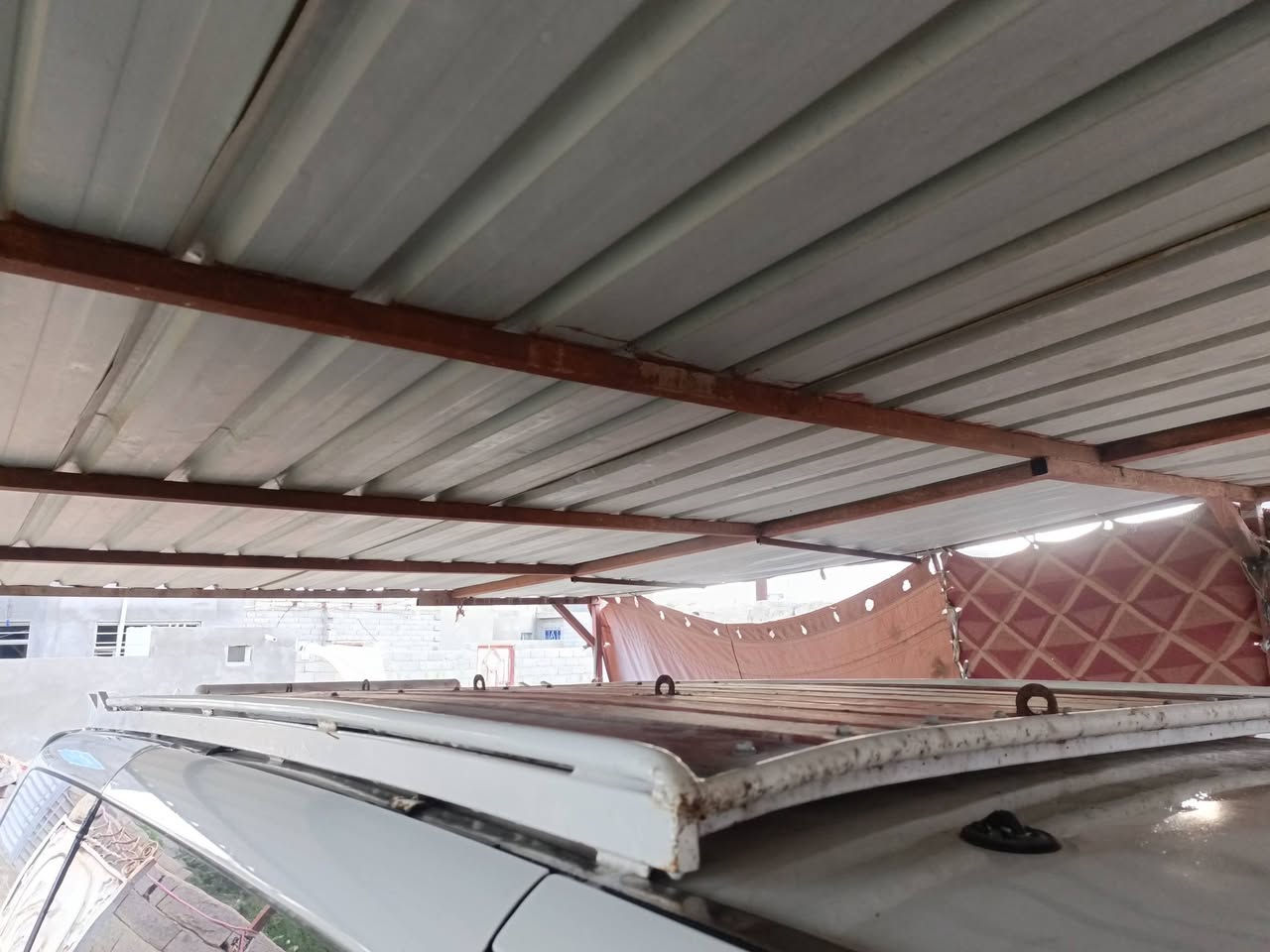 السلام عليكم سيباية استاركس نضيفه  للبيع  السعر 80 وبيه مجال 
العنوان كوت دجيلي 
الاستفسار ***********
