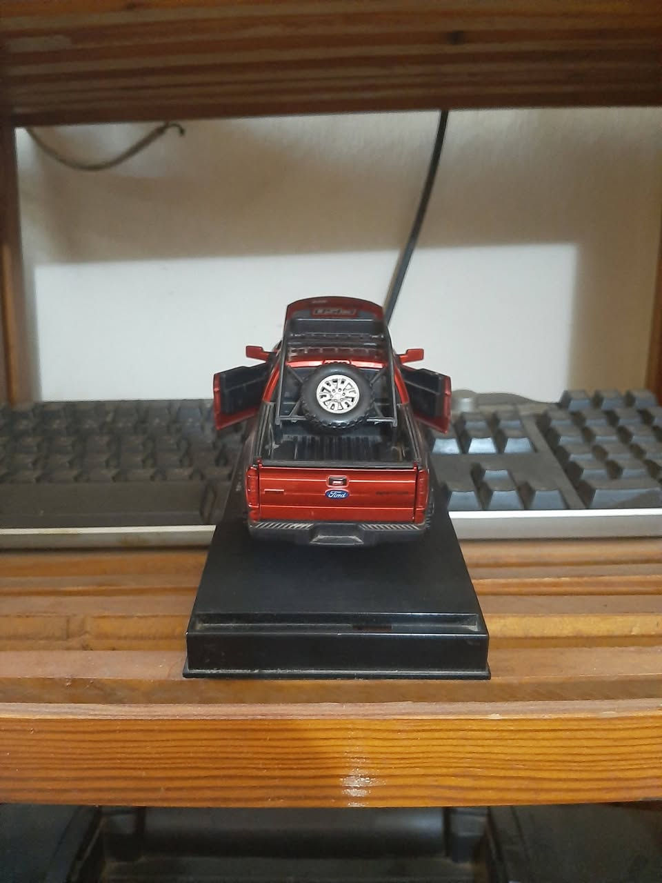 السلام العليكم 
للبيع  سيارتين كمارو وفورد 
السيارتين ٣٠ الف مع القواعد مالاتهن 
***********
لا يوجد توصيل مكانهن زيونة
