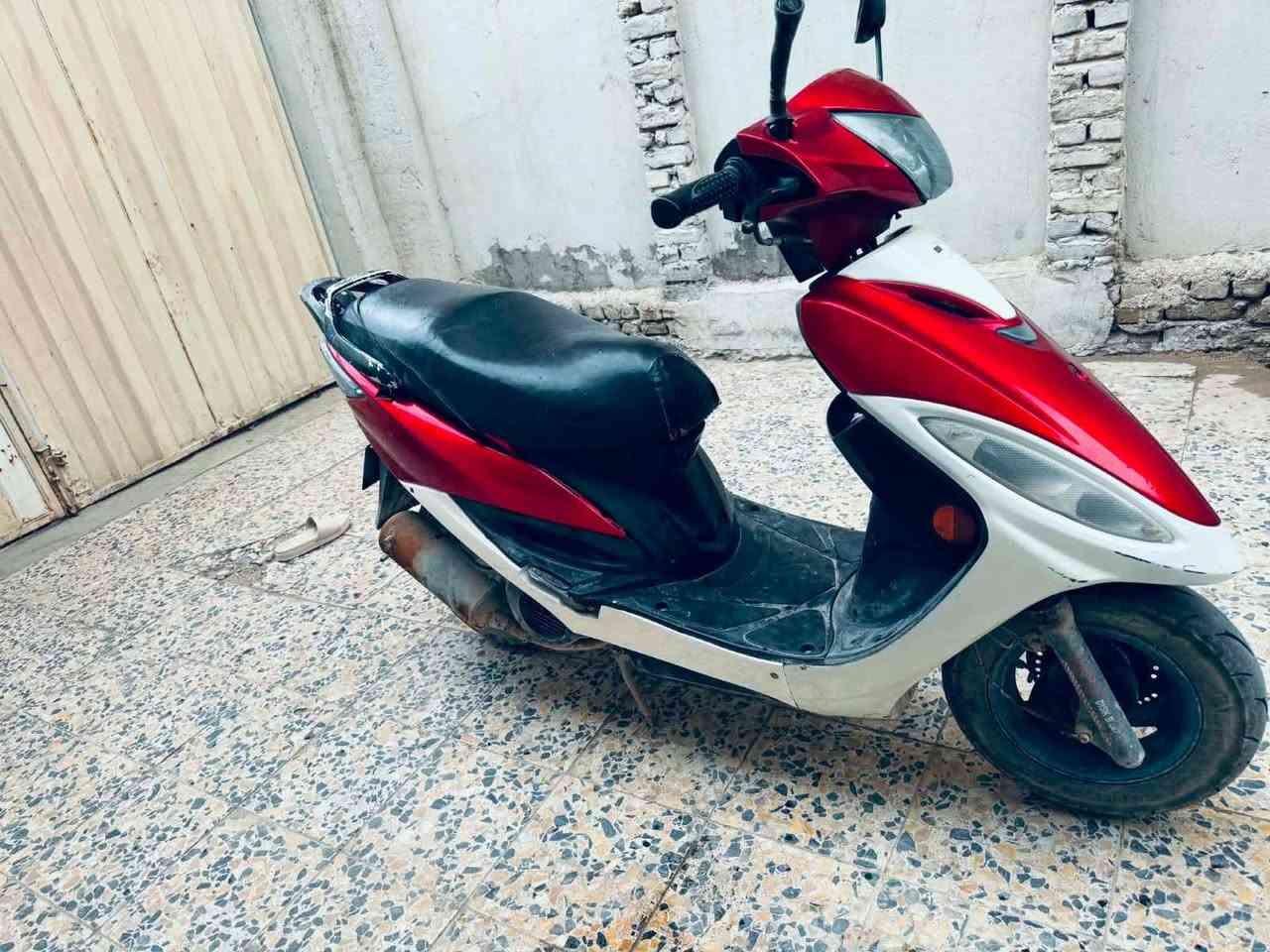 السلام عليكم كامكو جي فو 
مكينه مفتوحه نضيفه ب300 
وبيه مجال ***********
