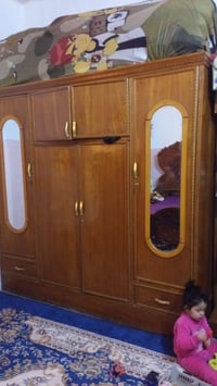 غرفه خشب • عراقي • نضيفه