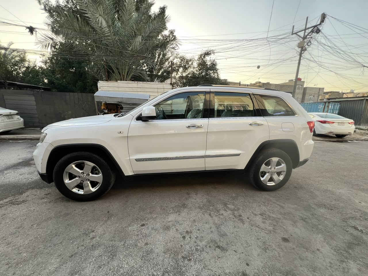 السلام عليكم جيب لمتد للبيع
فول مواصفات
فتحة بانوراما
محرك 6 سلندر
بصمة 
تحكم ستيرن 
كشنات كهرباء 
تدفئة
تشغيل عن بعد 
السيارة وارد خليجي 
السيارة بيها بارد قطعتين 
السعر 190 وبيها مجال 
العنوان بغداد حي العامل 
اي استفسار اتصل على هذا الرقم 
***********
