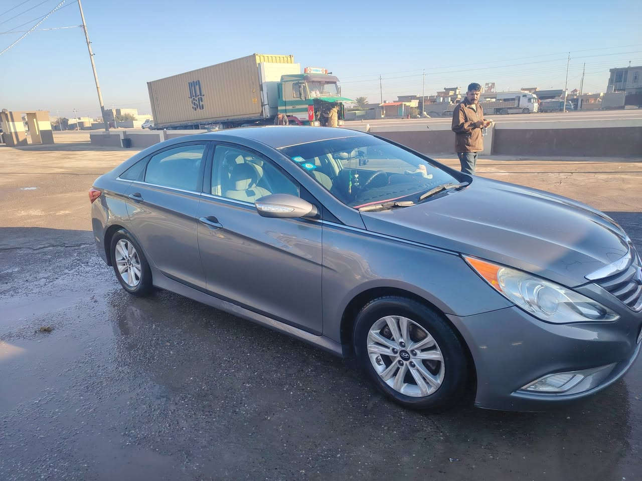 سوناتا موديل ١٤ أمريكي رقم بابل بأسمي الدولي ماشية ١٢٣ ميل قابل للزيادة حادثها بنيد وجاملغ جهة السايق والباقي مكفول محرك وكير وحدادية ٧٥ ٪ منظومة زنون كاملة والادفانز انساه عليها برنامج بنزين عادي السيارة عليها إدامة كاملة تجي تفحص وتشوف بعينك سعر ١١٢ وبيها مجال قليل رقم الهاتف *********** السيارة في الحلة مركز المدينة
