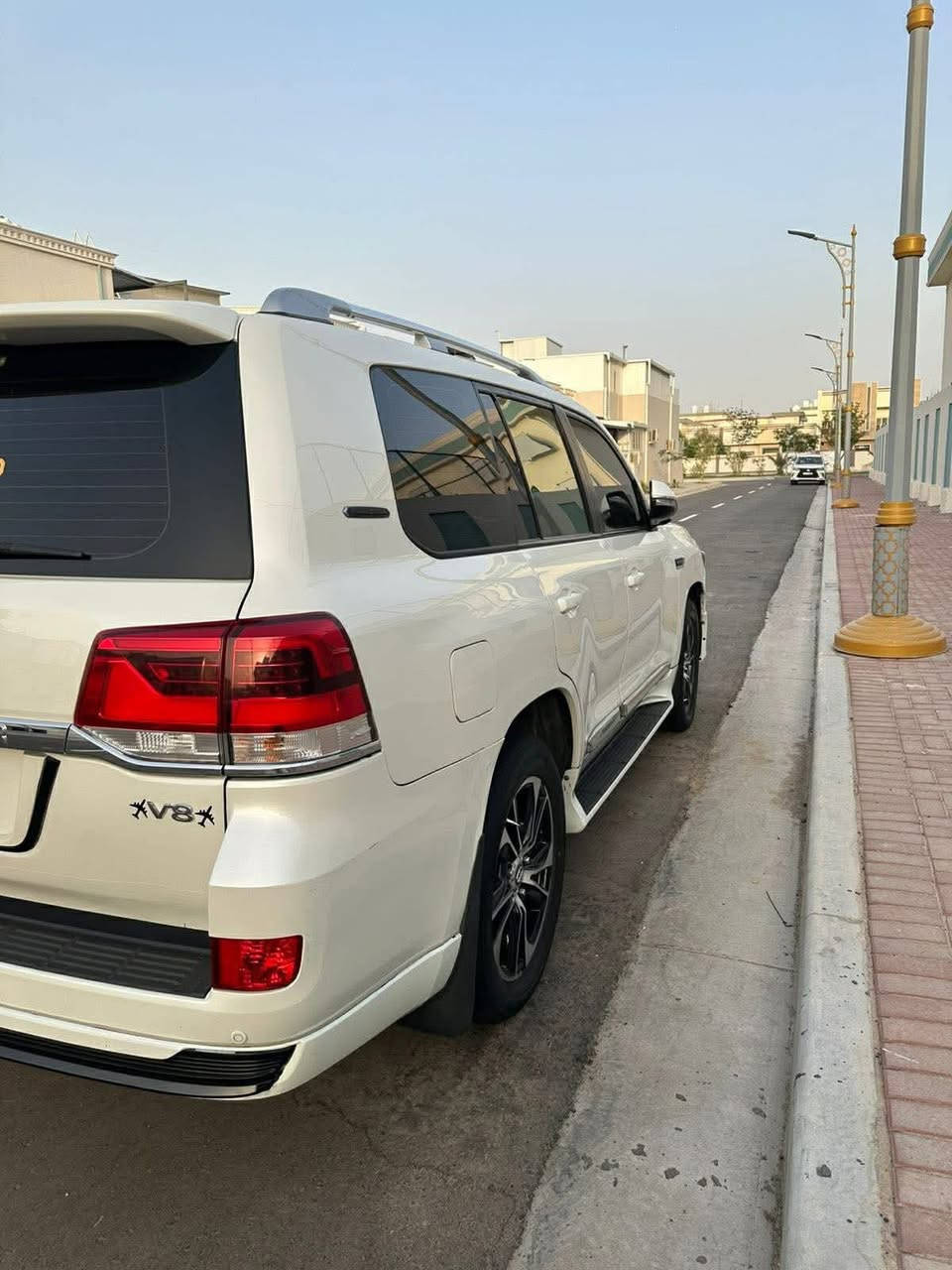 وعليكم السلام
***********
لاندكروز رقم اربيل الجديد سنويه ل2030 السياره گاااازززز مديل 2019 بيها جاملغ وبنيد مبدل ومكانات بسيطه بارد ماشيه 185
مكانها البصره المدينه الرياضيه 
السعر 4 ونص شدا
