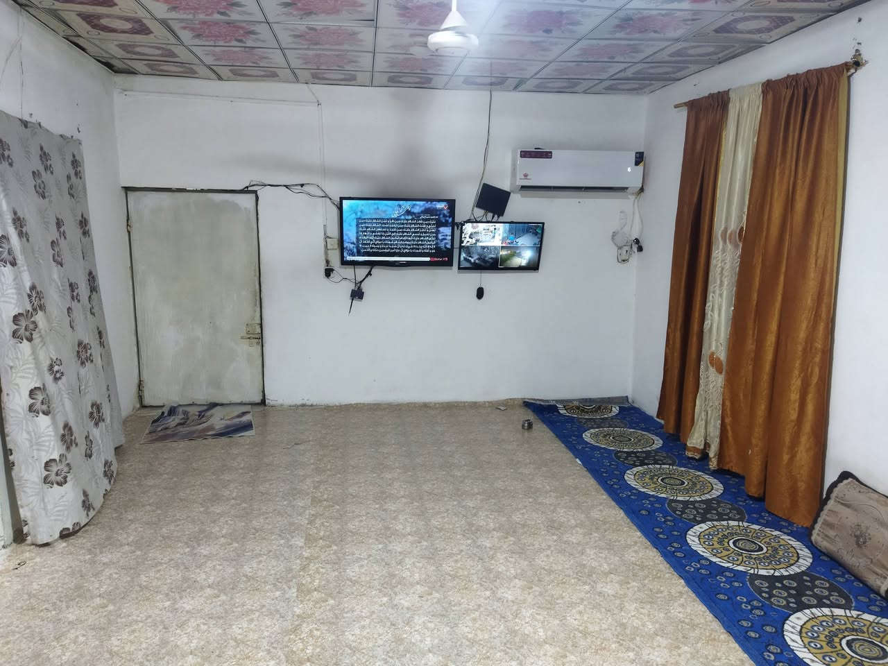 بيت زراعي كويتي في أبي الخصيب قرب فلكه التجنيد يبعد عن الشارع السياحي كيلو متر
عدد الغرف 3
مع صاله وديوانيه ومطبخ وحمام 
اضافه الى حديقه صغيره خلف البيت 
بيت مرتب ونظيف من كل النواحي 
السعر 25 مليون 

للاستفسار التواصل ع الواتس اب 

***********
