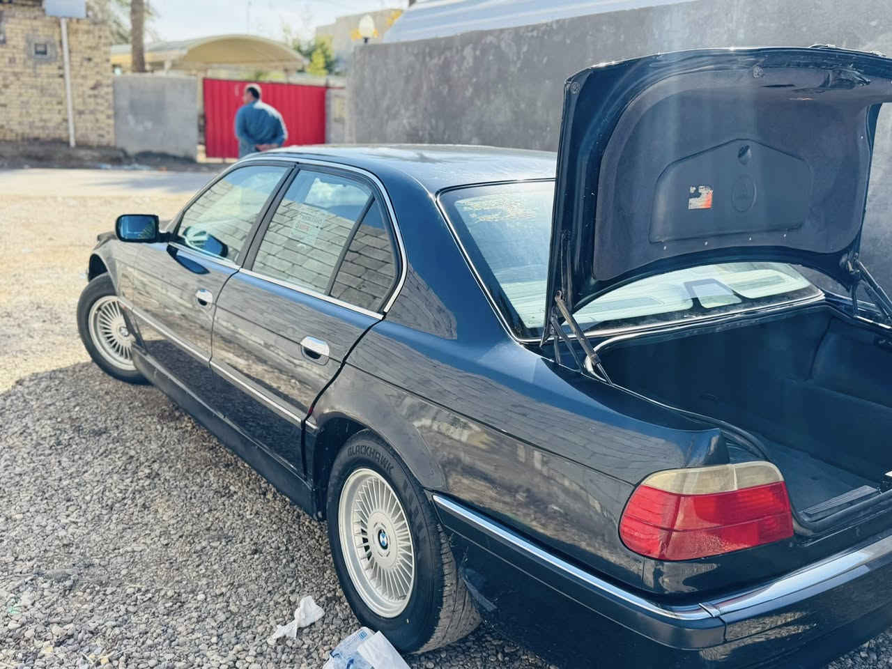BMW 
‎موديل 1995 محدث 2000
محرك 8 سلندر (غير محور ) الاصلي بلادي
تبريد تدفئه 
كشنات جلد تدفئه تبريد تحكم كهرباء 
فتحه 
برده خلفيه 
فول مواصفات 1/1 
تخم تاير جديد
غرفتها جديده ونظيفه  
مصبوغه عام السياره مناقصها شي .ترايها وين متريد 
رقم بأسمي تحويل ثاني يوم 
📞📞📞📞📞
سعرها 85 وبيها مجال للشراي 
العنوان ديوانيه قضاء غماس 
‏‭ ***********
