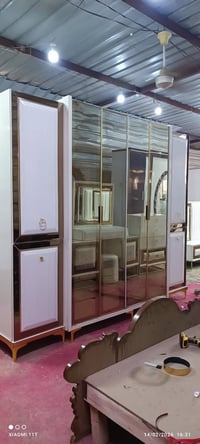 ماركه ٧ قطع نظيفه جدا ٠٧٨١٩٧٢٢٩٨٤