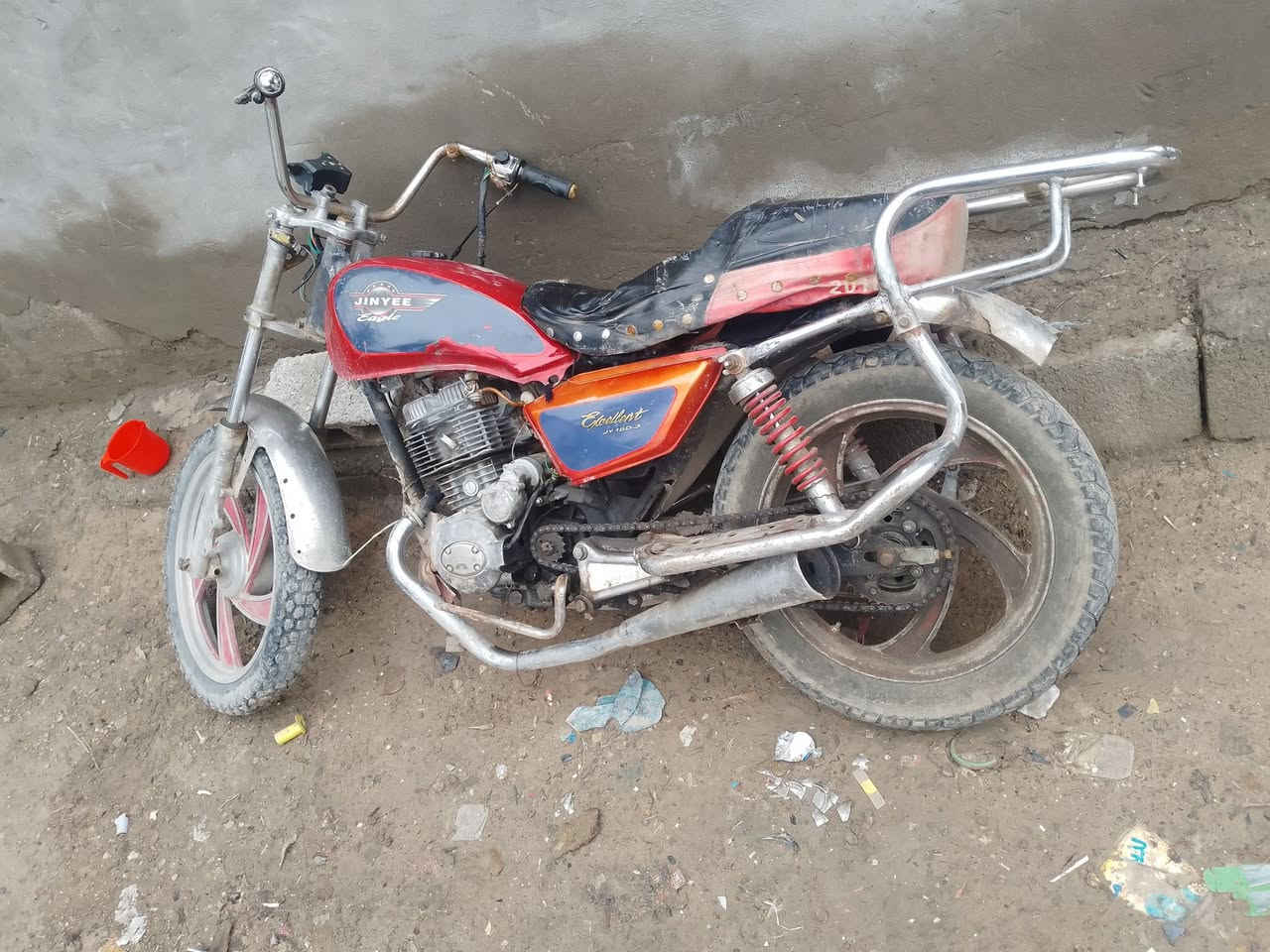 السلام عليكم دراجه البيع ديالى تقاطع الساده ***********
