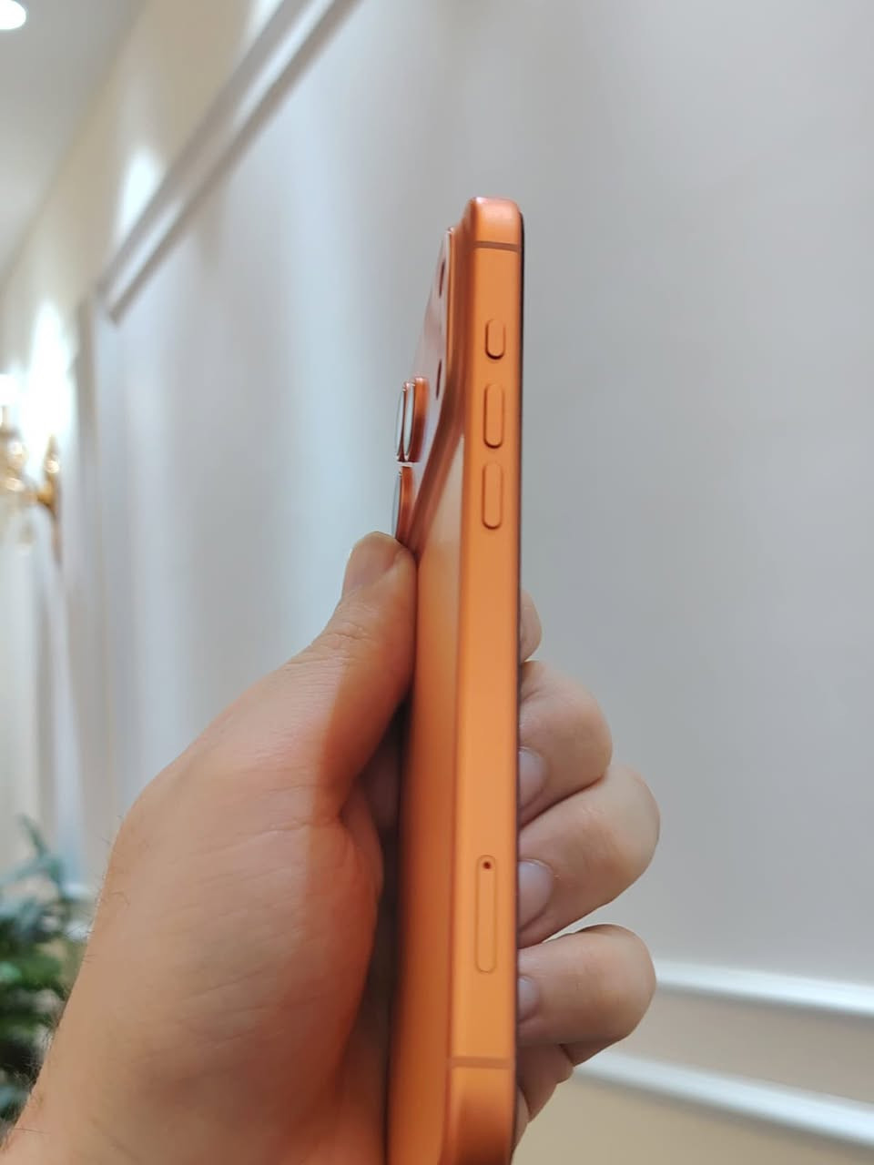 مساء الخير اخواني الكرام رمضان كريم ؏ـليڪم ip17 pro max 256 جهاز نسخة الشريحة شرق اوسط جهاز جدا نظيف بالاضافة الى لاصق شاشه وحماية لضهر الجهاز وقاعدة الكامرات عدد دورات الشحن 33 دورة & صحة البطارية 100% مع مجموعة حافظات وشاحن اصلي للبيع فقط بدون مراوس وجاء إلـي ميعجبه السعر ربي يرزقك الافضل السعر مليونين و150عنواني بصرة ابي الخصيب توصيل غير متوفر رقم الهاتف *********** اسف على الاطالة
